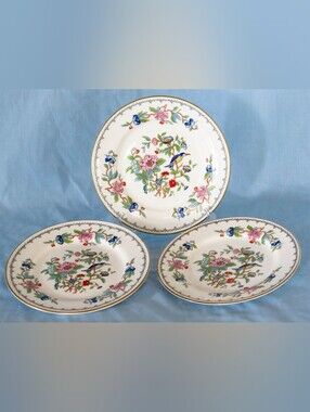 Beautiful Aynsley Pembroke Bread And Butter Plates Set Of 3. Made in England!